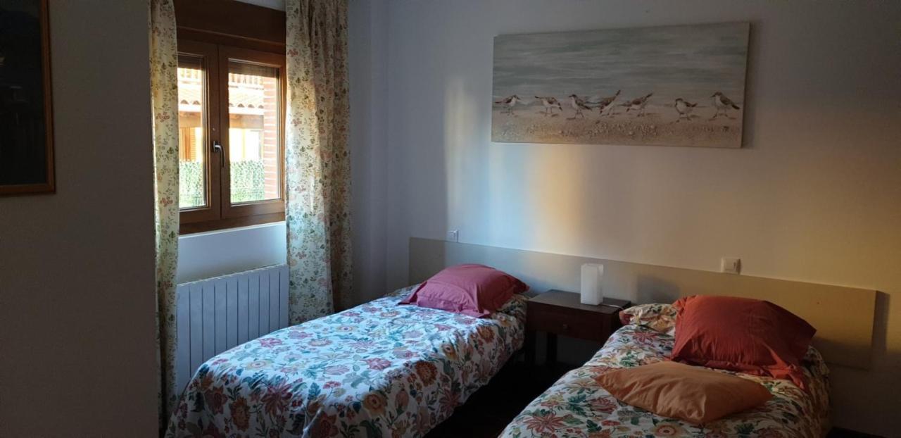 Paseo Del Saja I Y II Apartamento Villanueva de la Peña Exterior foto